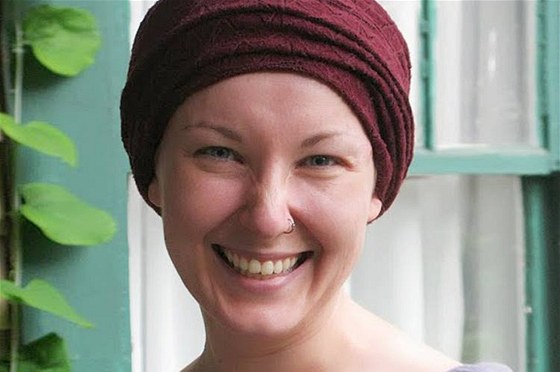 Lauren Shieldsová si dobrovoln devt msíc zahalovala vlasy a nepouívala