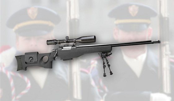 Písluníci hradní stráe mají nov ve výzbroji i odstelovací puku CZ 750.