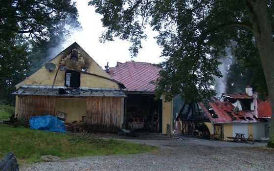 A denní svtlo ukázalo, jaké kody ohe na penzionu napáchal. Majitel a...