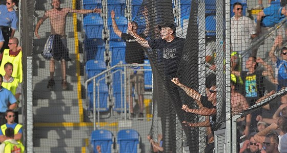 Fanouci fotbalist eljezniaru Sarajevo v Plzni bhem utkání 2. pedkola Ligy...