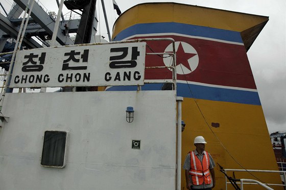 Panama zadrela severokorejskou lo ongonkang, kdy vezla kubánské zbran