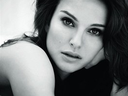 e frí pirozené oboí, ukázala v kampani pro Dior hereka Natalie Portmanová.