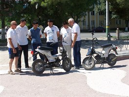 Domorodci je pr brali v pohod. "Nemli jsme s nimi dn problmy, sp jsme...