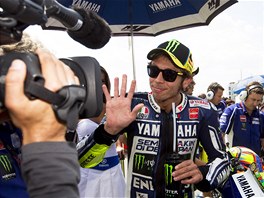 ITALSKÁ SUPERSTAR. Valentino Rossi zdraví televizní fanouky.