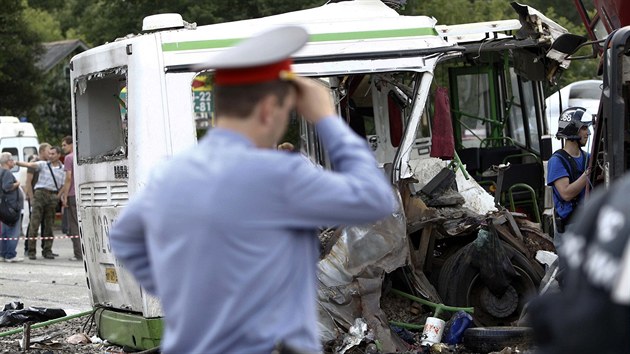 Nejmn 18 lid v sobotu zahynulo pi srce kamionu s autobusem vezoucm dti na jinm pedmst Moskvy (13. ervence)