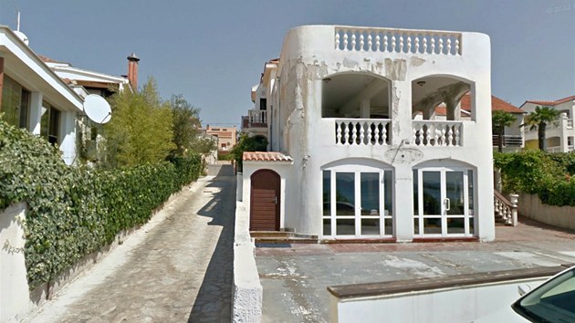Jeden z dom v Zadaru, kter ml koupit podle chorvatskho tisku lobbista Roman Janouek. Snmek zachycuje situaci v srpnu 2011, dnes u dm nestoj.
