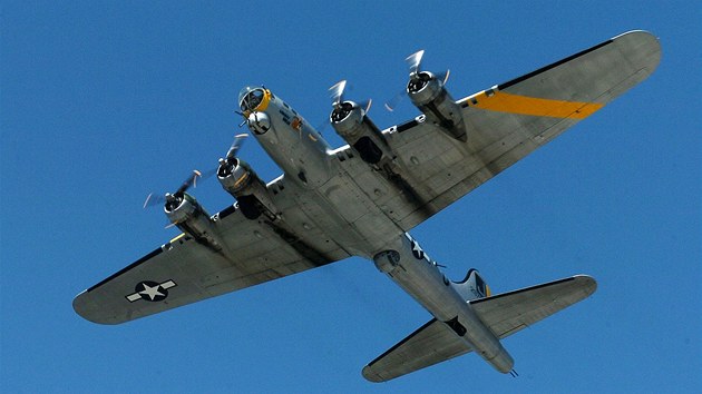 Americk bombardr B-17