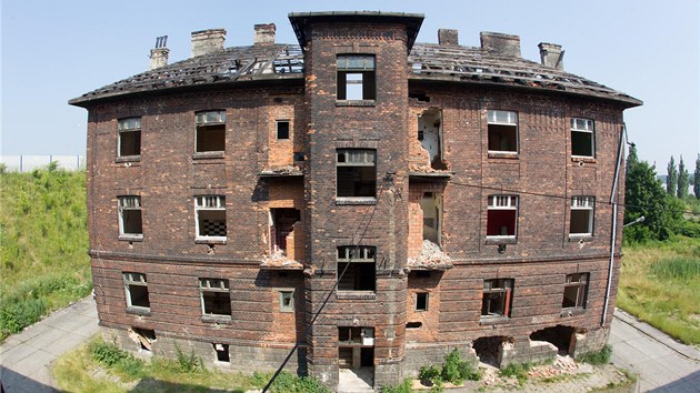 Po njezdu zlodj ehokoliv se domy v Pedndra zmnily v ruiny. (10. ervence 2013)