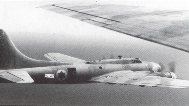 Bombardr B-17G s izraelskmi vsostnmi znaky