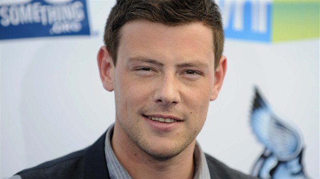 Herec Cory Monteith pijd v Santa Monice na udlen cen Do Something Awards. (12. srpna 2012)