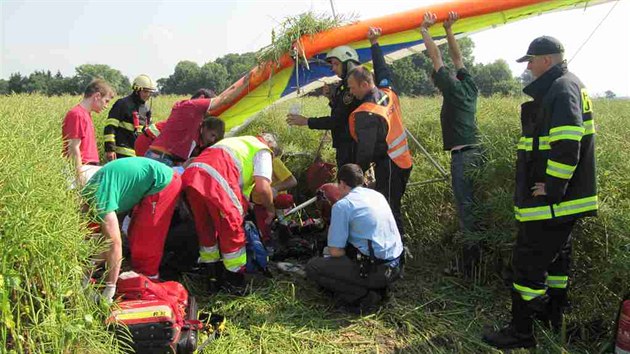 Pd rogala u Jarome na Nchodsku. Pilot se tce zranil. (10. ervence 2013)