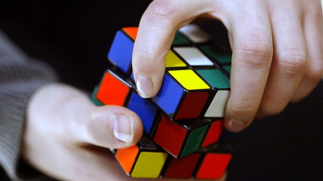 Kostka Futuro Cube nabz na rozdl od klasick Rubikovy vt hern vyuit (ilustran foto)