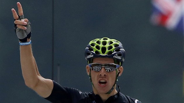 PODRUH. Portugalsk cyklista Rui Alberto Costa slav u druh vtzstv na Tour de France 2013.