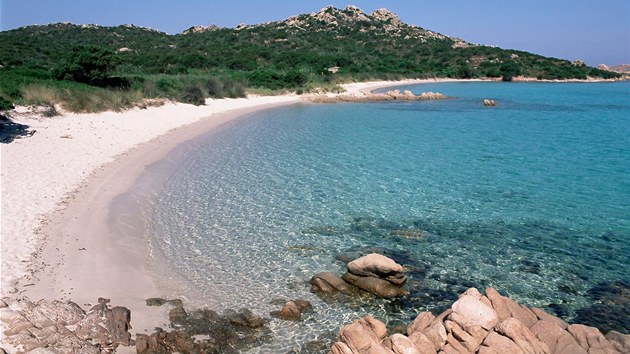 Proslul Rov pl (Spiaggia Rosa) na ostrov Budelli, kter pat k italsk Sardinii.