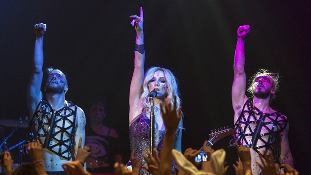 Americk zpvaka Kesha vystoupila v praskm klubu Sasazu (18. ervence 2013, Praha).