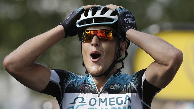 J JSEM FAKT VYHRL? Matteo Trentin neme uvit, e prv ovldl 14. etapu Tour de France.