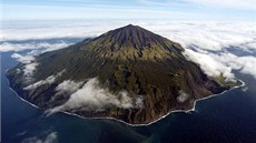 Tristan da Cunha. Hlavní ostrov stejnojmenné skupiny sopečných ostrovů leží v... Tristan da Cunha. Hlavní ostrov stejnojmenné skupiny sopečných ostrovů leží v...