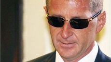 Roman Janoušek před hlavním líčení u Městského soudu v Praze. (16. července... Roman Janoušek před hlavním líčení u Městského soudu v Praze. (16. července...
