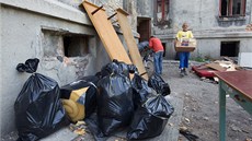Poslední nájemníci v ostravském Pednádraí se sthují pry. (10. ervence 2013)