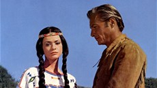 Marie Versini coby No-i a Lex Barker jako Old Shatterhand ve filmu Vinnetou...