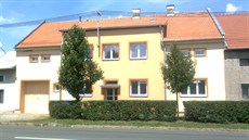 Dům v Břestu s číslem popisným 2 je zatím v majetku Pozemkového úřadu, který... Dům v Břestu s číslem popisným 2 je zatím v majetku Pozemkového úřadu, který...