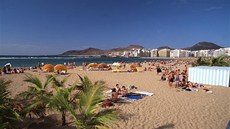 Playa de las Canteras, Las Palmas, kanárský ostrov Gran Canaria. Oblíbená, asi... Playa de las Canteras, Las Palmas, kanárský ostrov Gran Canaria. Oblíbená, asi...