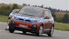 I proto na stovku elektricé BMW vystřelí jen za 7,2 sekundy, reakce na... I proto na stovku elektricé BMW vystřelí jen za 7,2 sekundy, reakce na...