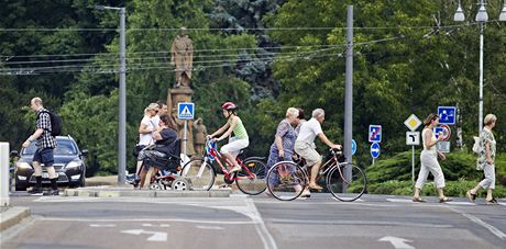 Na kole pes pechod. Chování, které nkteí cyklisté povaují za bné, chce