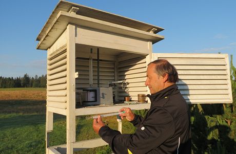 Amatérský meteorolog a lovec mraz Antonín Vojvodík namil na umav bhem