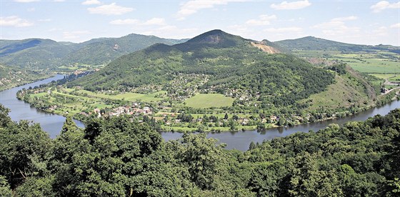 Stezka vede po levém behu Labe z Dolních Zálezel do ústeckého Vaova. (Ilustraní snímek)