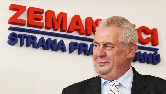 Prezident Milo Zeman podepsal v sídle strany SPOZ petici za zákon o