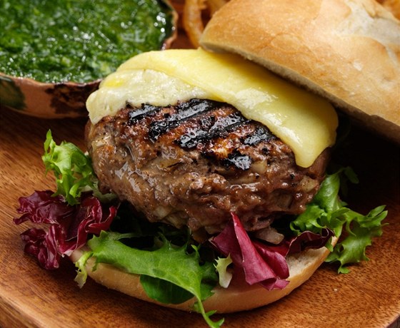Hlavní roli pi píprav burger hraje maso ve vysoké kvalit. 