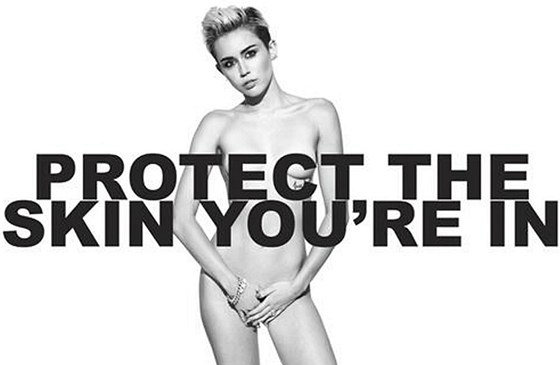 Miley Cyrusová se nechala fotit nahá pro dobrou vc.