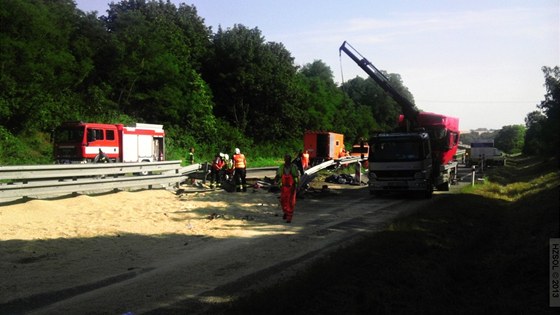 Nehoda nákladního auta zablokovala poblí Brodku u Prostjova na nkolik hodin