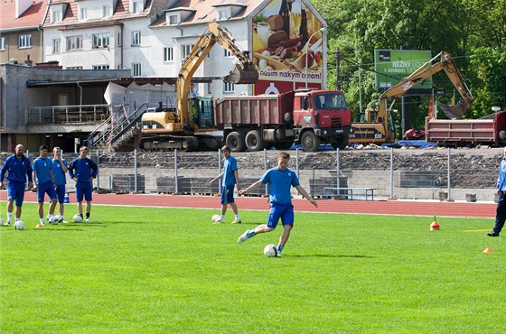 Rekonstrukce stadionu v Ústí nad Labem je v plném proudu, fotbalistm vak v