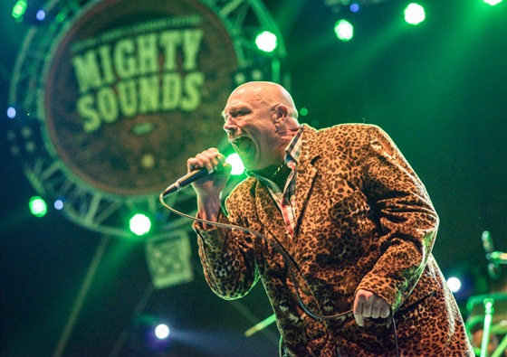 Bad Manners byli nejopilejími hvzdami prvního dne festivalu Mighty Sounds...