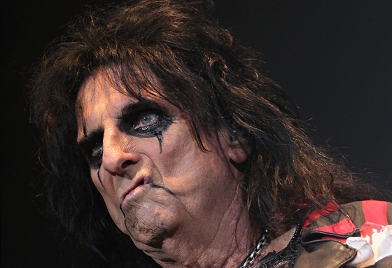 Alice Cooper vystoupil 26.7. 2 2013 v brnnské Kajot Arén. 