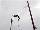 SKOIL JSEM TO! Francouzsk tyka Renaud Lavillenie se vkonem 602 centimetr...