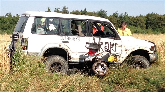Mezi Kounicemi a eskm Brodem se eln srazil jeep se tykolkou, jej idi zemel. (24.7.2013)