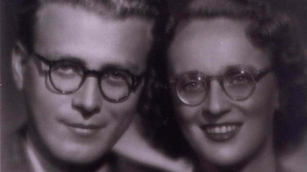 Svatebn foti Pavel a Vra Olivovi v roce 1946.