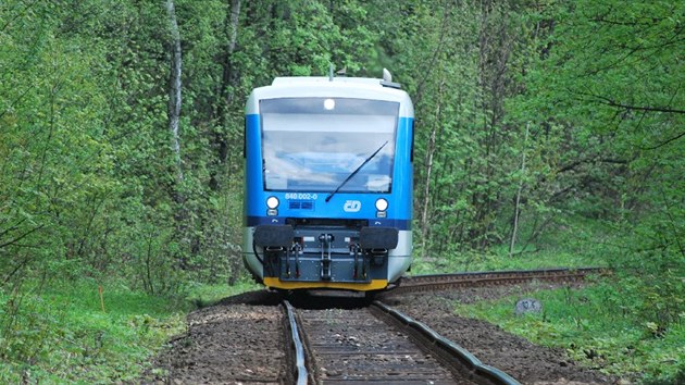 patn tra ni vlaky eskm drahm. sek Prose nad Nisou - Jablonec nad Nisou (8,9 - 11 kilometr).