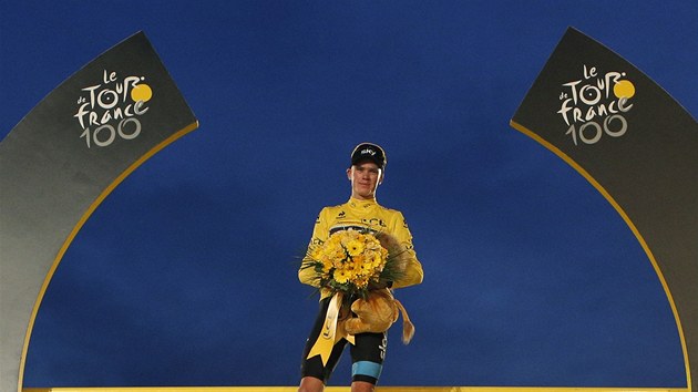 KRÁL. Britský cyklista Chris Froome vyhrál stý roník Tour de France.