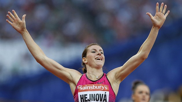 KRLOVNA PEKEK. esk atletka Zuzana Hejnov vyhrla v Londn mtink Diamantov ligy.