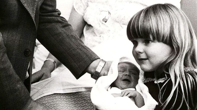 V ervnu 1982 se Louise Brownov narodila sestra Natlie. 