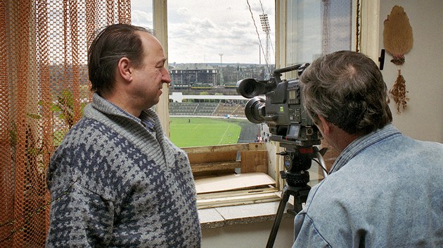 Na jae 1994 nemla eská televize vyeená vysílací práva na penosy zápas