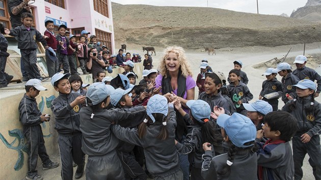 Svtlana Nlepkov s dtmi v Malm Tibetu