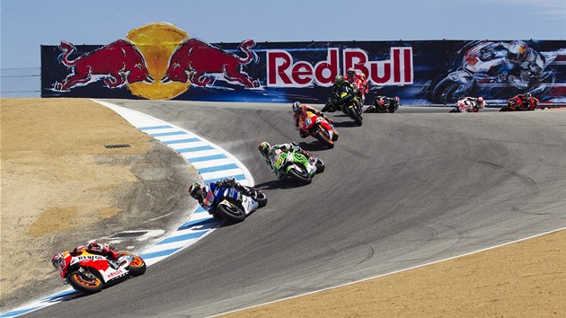 Závod tídy Moto GP na okruhu v Laguna Seca koenila i slavná zatáka Corkscrew...