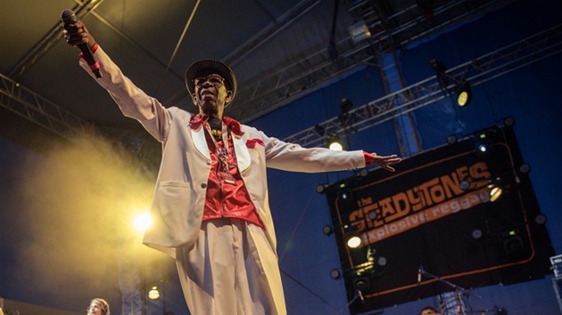 Jamajsk legenda Stranger Cole na festivalu Mighty Sounds 2013.