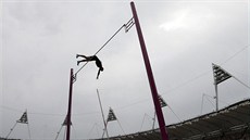 SKOIL JSEM TO! Francouzský tyka Renaud Lavillenie se výkonem 602 centimetr...