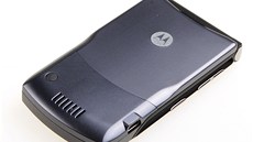 Motorola V3i, která je vyobrazena na vech fotografiích, byl nástupnický model,...
